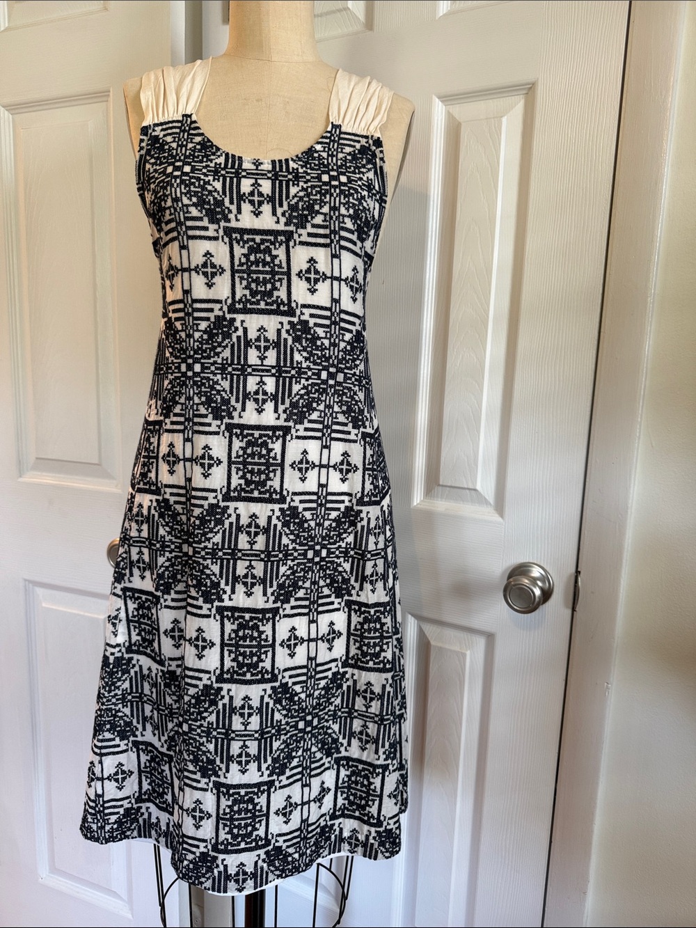 Madewell Sleeveless Navy & White Embroidered A-Line Dress